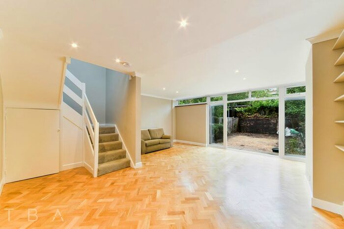 4 Bedroom Terraced House To Rent In Ravenscroft Street, London, E2