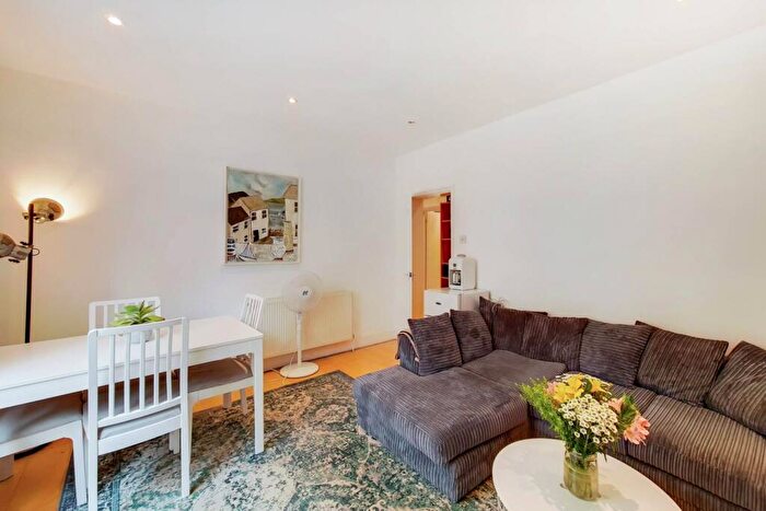 2 Bedroom Flat To Rent In Paul Street, Shoreditch, London, EC2A