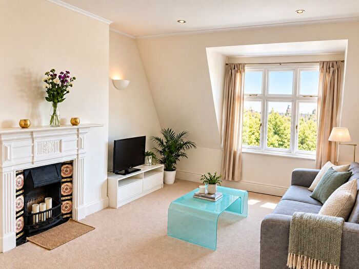 3 Bedroom Flat For Sale In Brondesbury Road, London, NW6