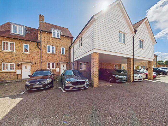 3 Bedroom Terraced House For Sale In Flagstaff Court, Canterbury, CT1