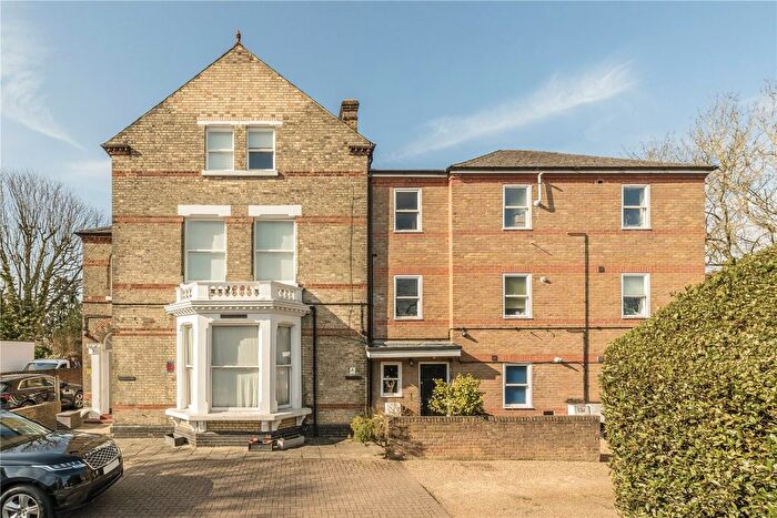 3 Bedroom Flat To Rent In Castlebar Road, London, W5