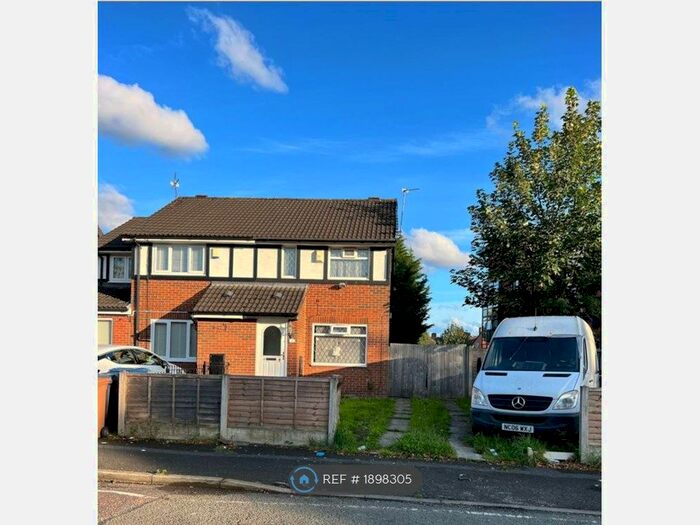 2 Bedroom Semi-Detached House To Rent In Corinthian Avenue, Manchester, M7