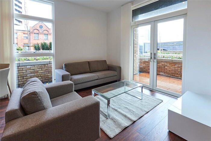2 Bedroom Apartment To Rent In New Bridge Street Salford, M3