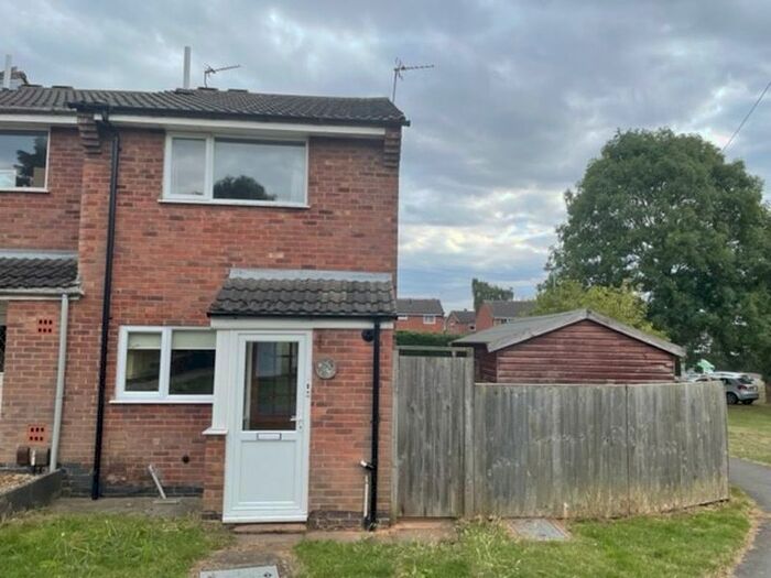 2 Bedroom Town House To Rent In Weston Close, Hinckley, LE10