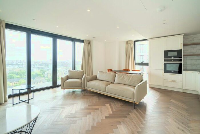 2 Bedroom Apartment To Rent In Gauging Square, Wapping, E1W
