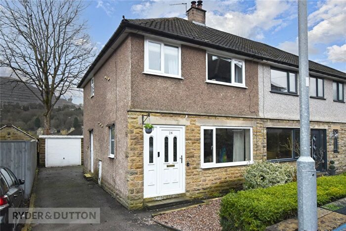 3 Bedroom Semi Detached House For Sale In Meadow Drive, Halifax, West Yorkshire, HX3