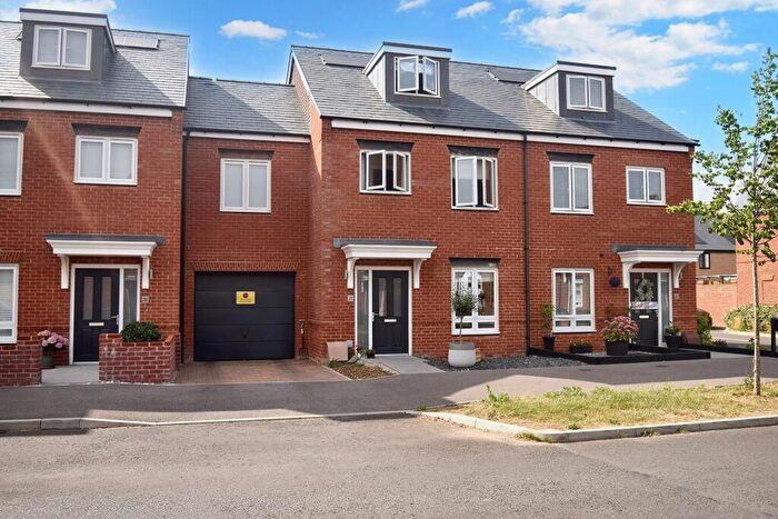 3 Bedroom Terraced House For Sale In Pembers Farm Avenue, Fair Oak, SO50