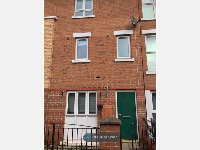 5 Bedroom Semi-Detached House To Rent In Golders Green, Liverpool, L7