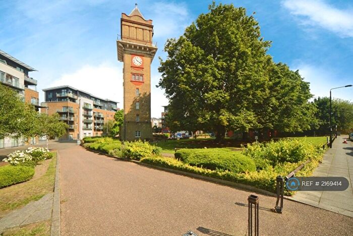 2 Bedroom Flat To Rent In Highfield Close, London, SE13