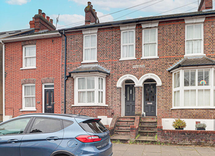 3 Bedroom Terraced House For Sale In West View Road, St. Albans, Hertfordshire, AL3