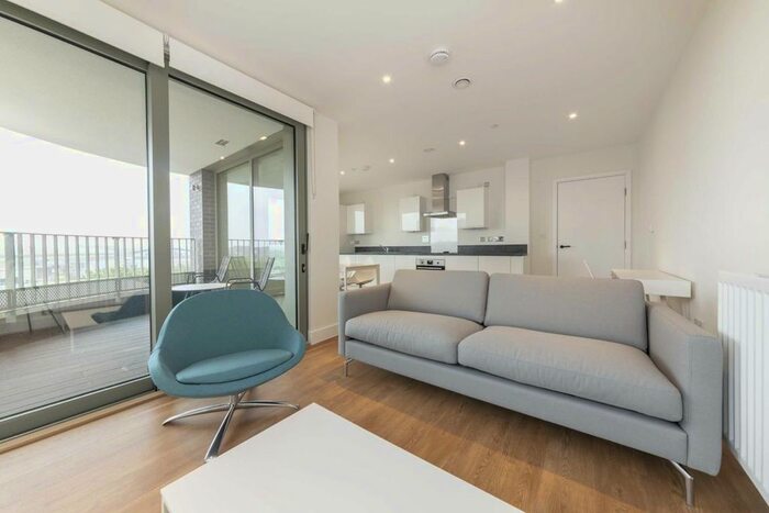 2 Bedroom Flat To Rent In Green Street, London, NW10