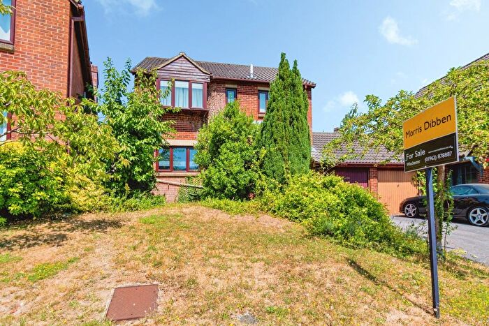 3 Bedroom Link Detached House For Sale In Barley Down Drive, Winchester, Hampshire, SO22