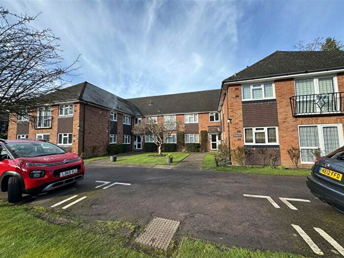 2 Bedroom Flat To Rent In Mardon, Westfield Park, Pinner, HA5
