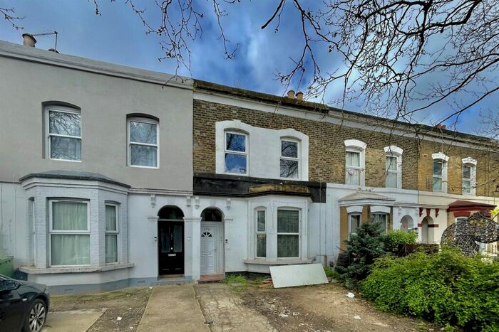 2 Bedroom Flat To Rent In Leytonstone Road, Stratford, E15