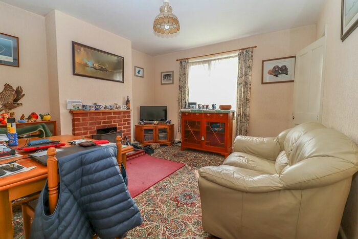 2 Bedroom Detached House For Sale In Hurstbourne Tarrant, Andover, Hampshire, SP11