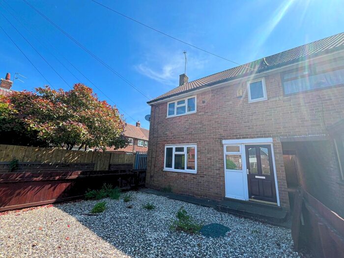 2 Bedroom House To Rent In Hemswell Avenue, Hull, HU9