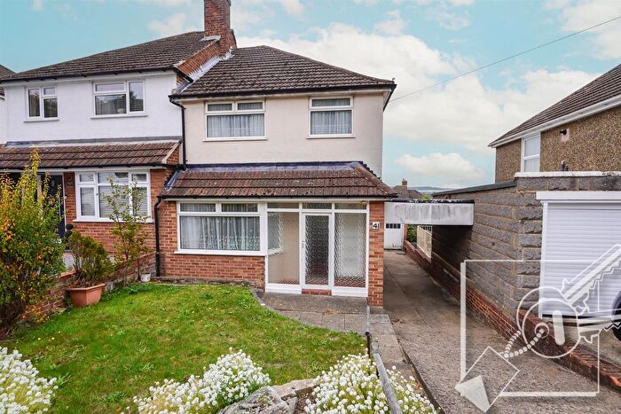 3 Bedroom Property For Sale In Coombfield Drive, Dartford, DA2
