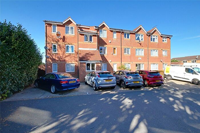 1 Bedroom Flat For Sale In Cobbett Close, Enfield, EN3