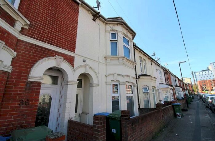 4 Bedroom Terraced House To Rent In Oxford Avenue, Southampton, SO14