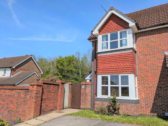 1 Bedroom House To Rent In Cissbury Close, RH12