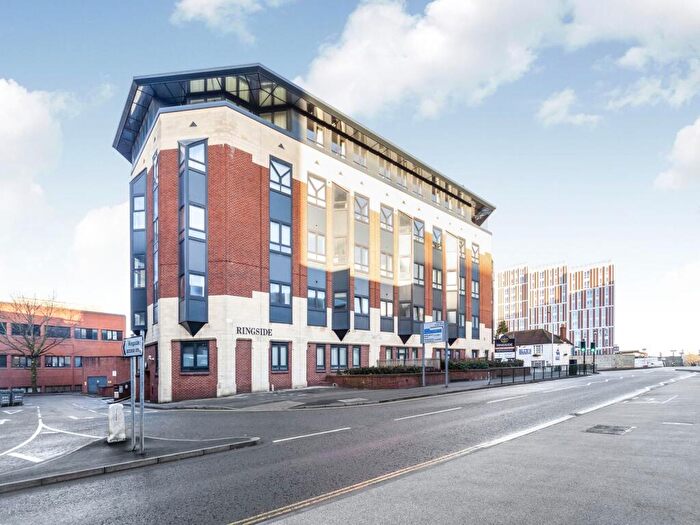 2 Bedroom Flat To Rent In Ringside, High Street, Bracknell, RG12