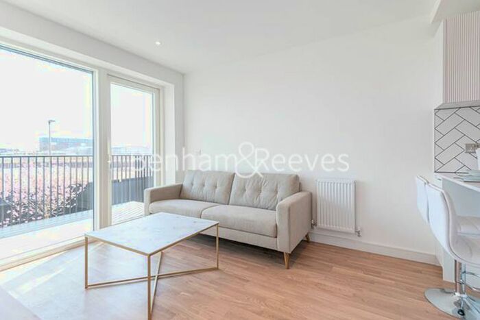 1 Bedroom Flat To Rent In Accolade Avenue, Southall, UB1