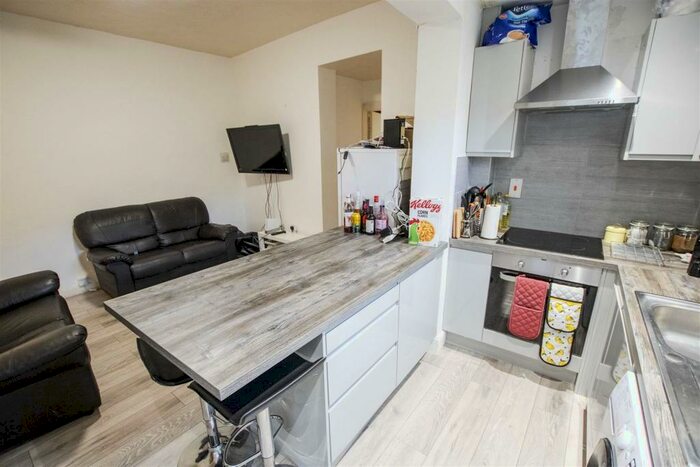 5 Bedroom House To Rent In Lime Avenue Dawlish Road, Birmingham, B29