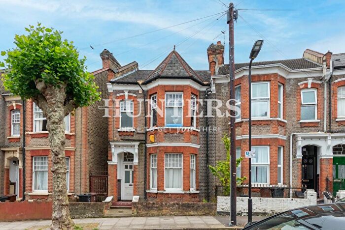 4 Bedroom End Of Terrace House To Rent In Alcester Crescent, London, E5
