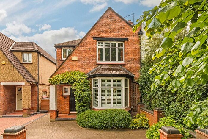 3 Bedroom Semi-Detached House For Sale In Meadvale Road, Ealing, W5