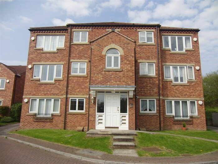 2 Bedroom Flat To Rent In Saxon Grange, Sherburn In Elmet, Leeds, LS25