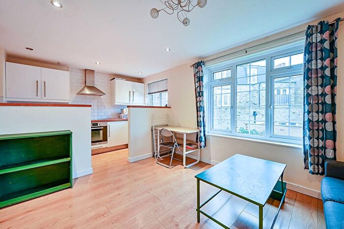 1 Bedroom Flat To Rent In Avenue Road, London, Acton, London, W3