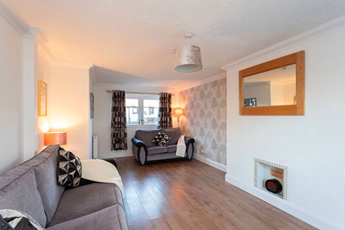 2 Bedroom End Of Terrace House For Sale In Balunie Terrace, Dundee, Angus, DD4