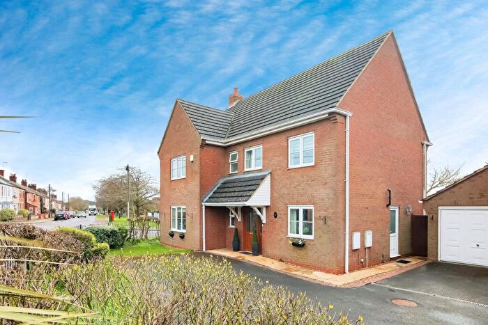 6 Bedroom Detached House For Sale In Corby Road, Weldon, Corby, NN17