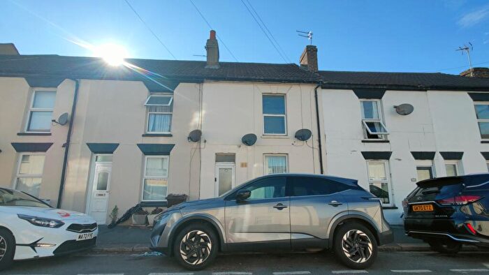 1 Bedroom Flat To Rent In Arden Street, Gillingham, Kent, ME7