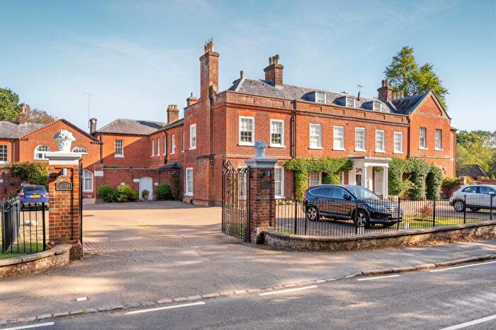 2 Bedroom Maisonette For Sale In Newell Hall, Warfield, RG42