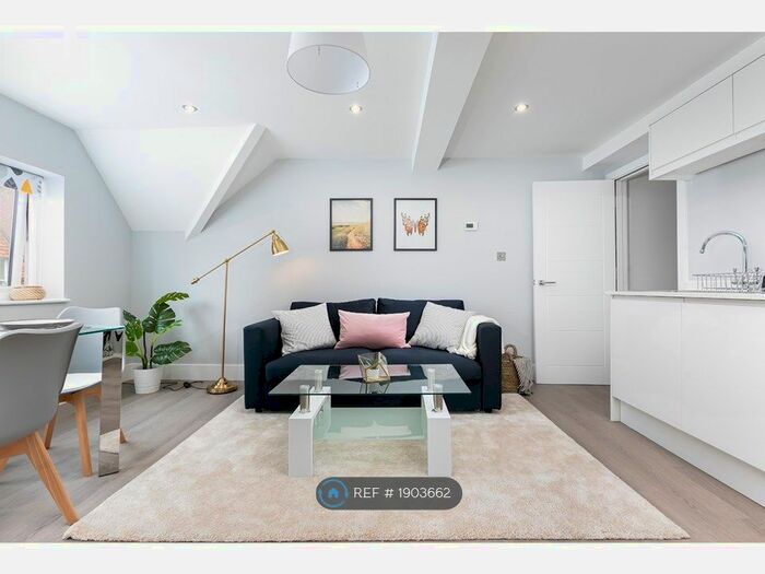 1 Bedroom Flat To Rent In Cross Street, Reading, RG1