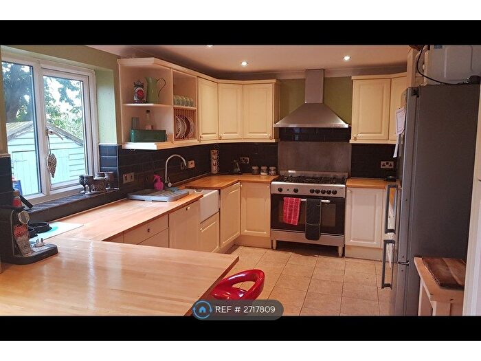 4 Bedroom Semi Detached House To Rent In Wesley Avenue, Colchester, CO4