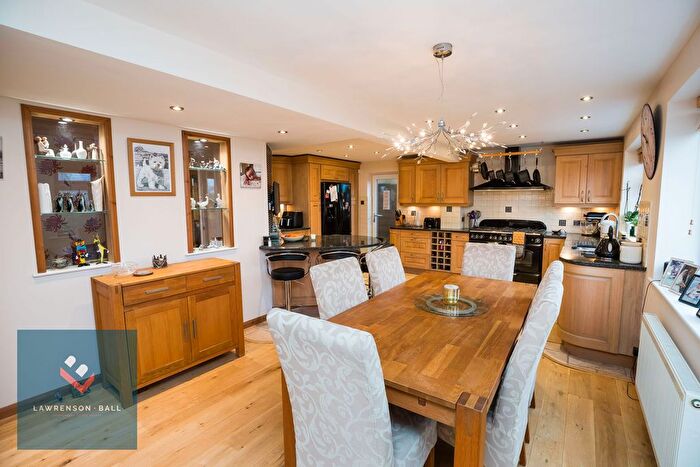 4 Bedroom Detached House For Sale In Springbourne, Frodsham, WA6