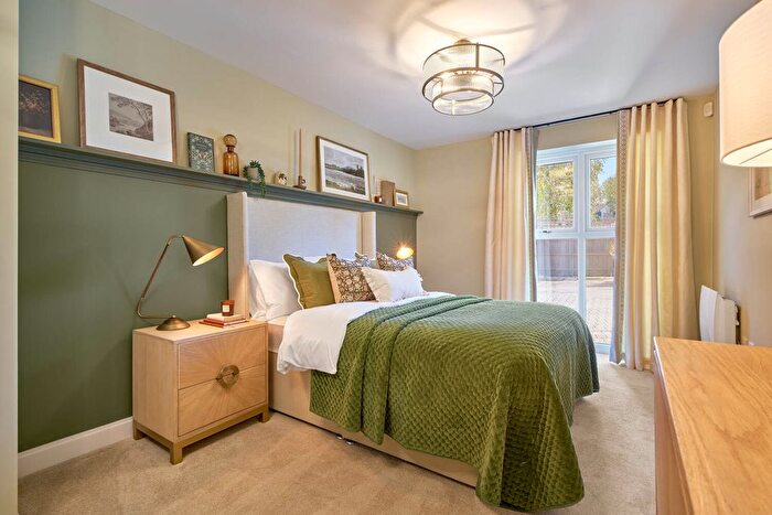 2 Bedroom Flat To Rent In Rickmansworth, WD3