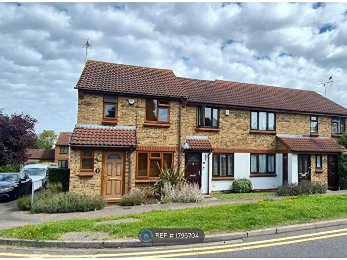 2 Bedroom Terraced House To Rent In Laurelside Walk, Dunstable, LU5