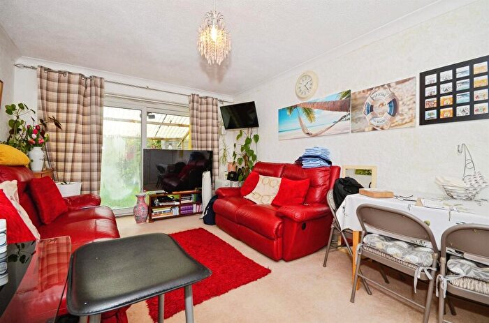 1 Bedroom Flat For Sale In Hillfield Close, Harrow, HA2