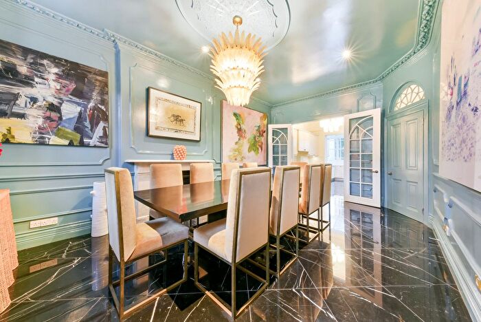 7 Bedroom Town House For Sale In Connaught Square, London, W2