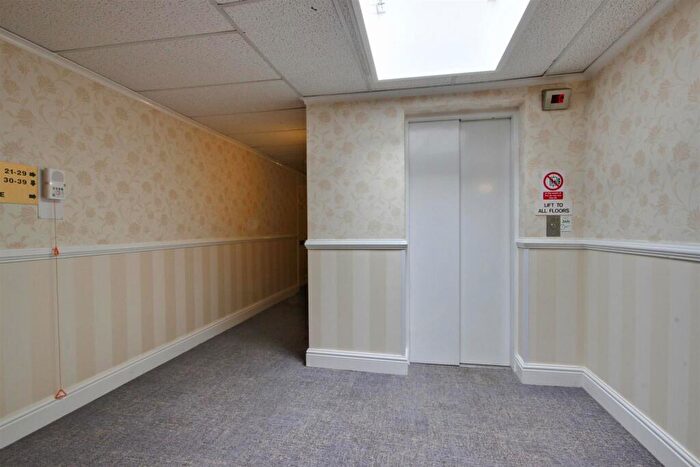 1 Bedroom Apartment For Sale In West End, Swanland, North Ferriby, HU14