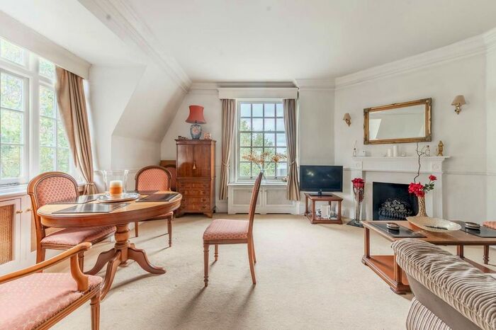 2 Bedroom Flat To Rent In Cliveden Place, Chelsea, London, SW1W