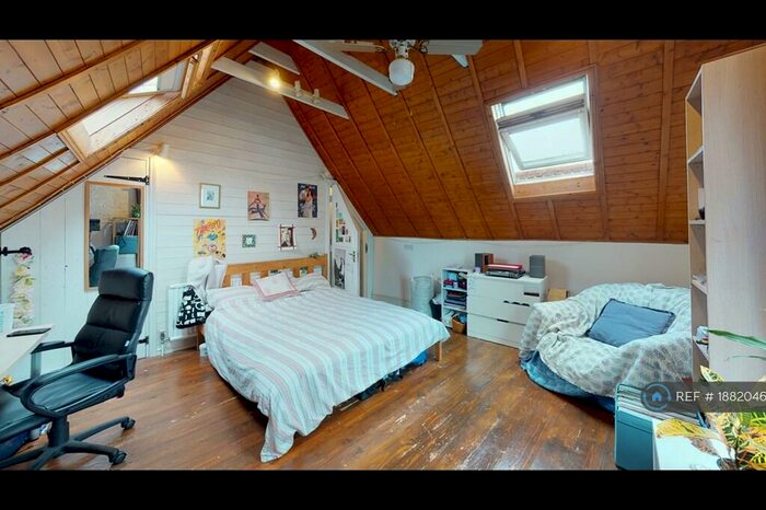 4 Bedroom Terraced House To Rent In Highland Square, Bristol, BS8