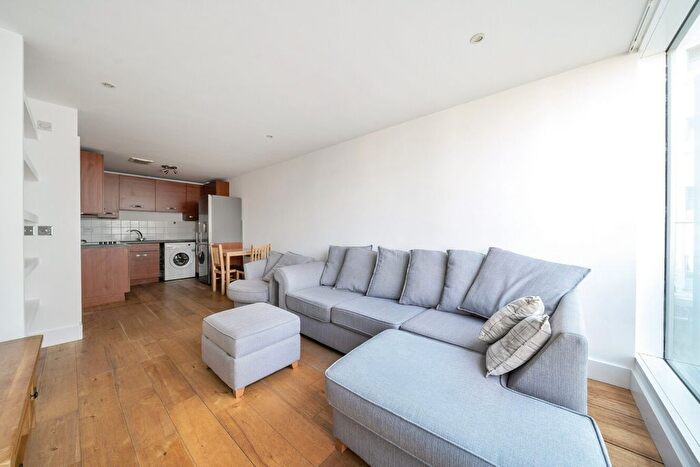 1 Bedroom Flat For Sale In Empire Square, London, SE1