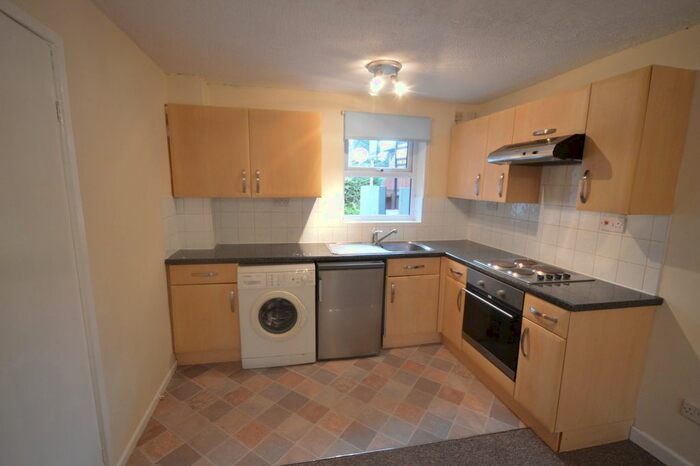 1 Bedroom Flat To Rent In Rogerstone Avenue, Penkhull, Stoke-On-Trent, ST4