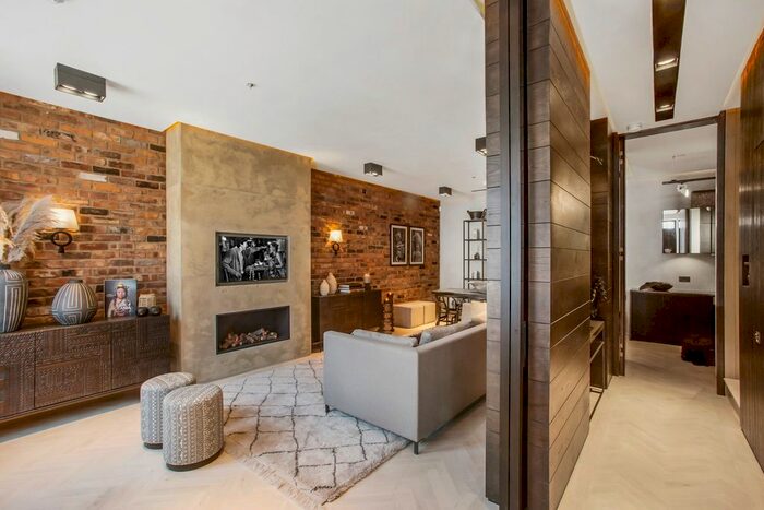 3 Bedroom Town House To Rent In Pavilion Road, London, SW1X