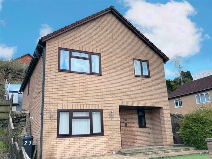 4 Bedroom Detached House To Rent In Heol Nant Caiach, Treharris, CF46