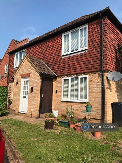 1 Bedroom Flat To Rent In Walnut Tree Gardens, Farncombe, GU7